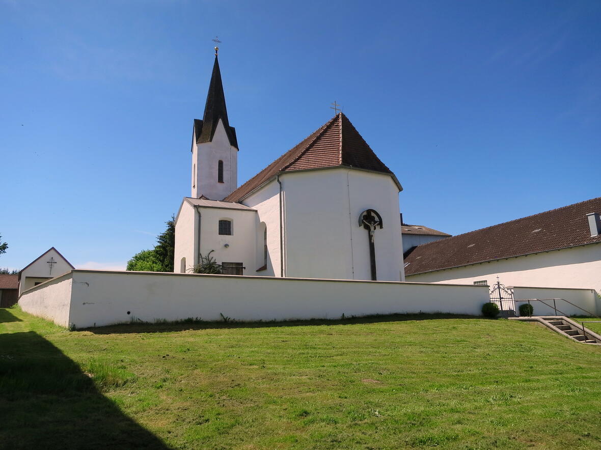 Filialkirche Ampertshausen-St. Peter und Paul